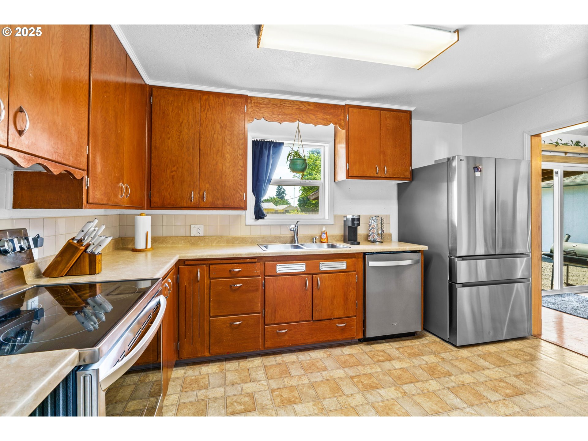 1792 Hayden Bridge Road Springfield, OR 97477 - Photo 11 of 31