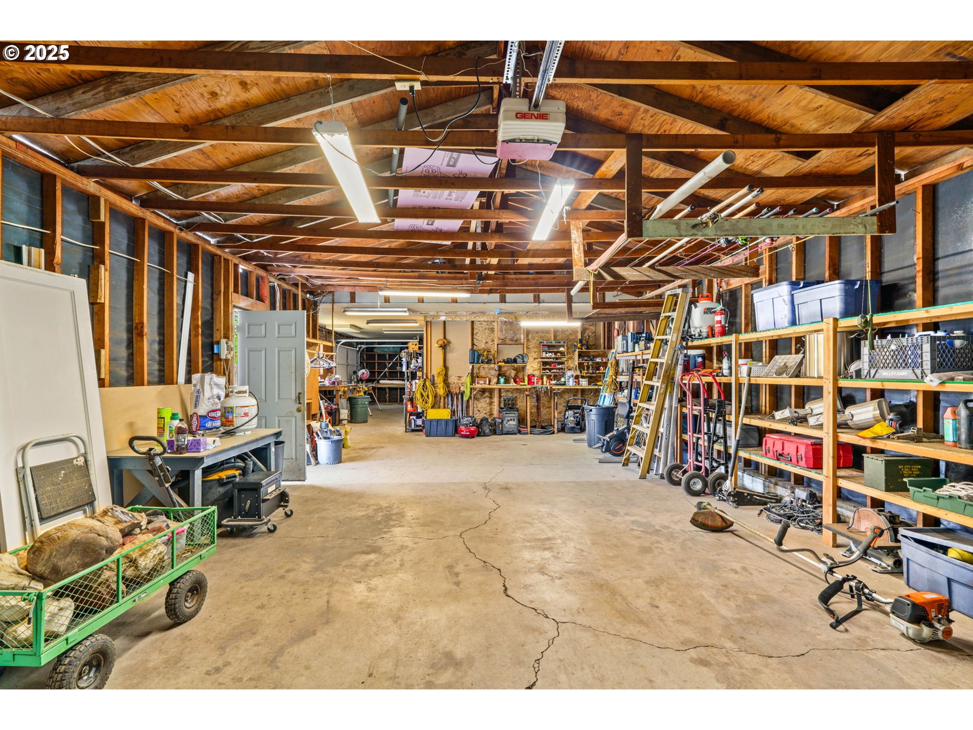 1792 Hayden Bridge Road Springfield, OR 97477 - Photo 18 of 31