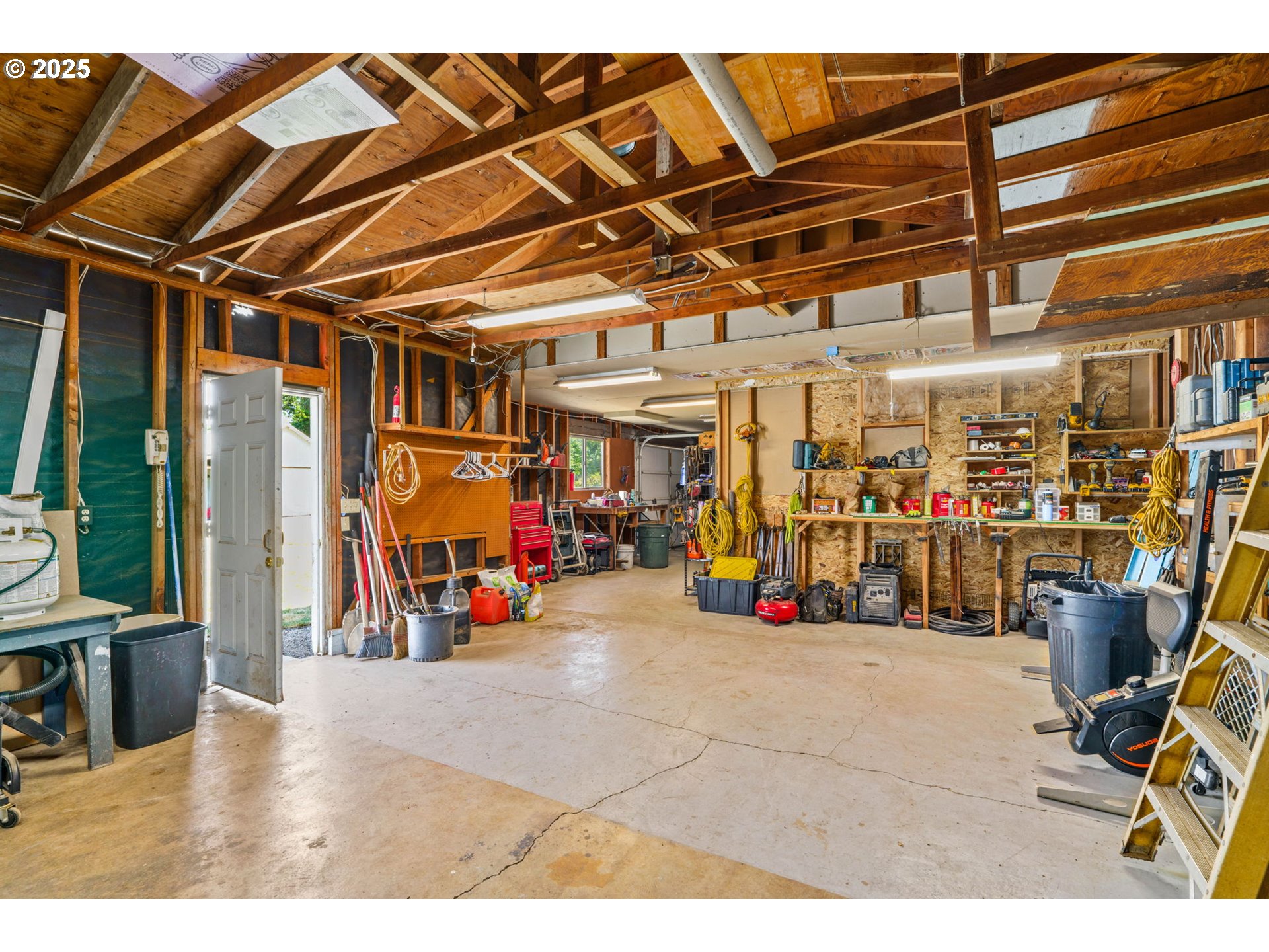 1792 Hayden Bridge Road Springfield, OR 97477 - Photo 19 of 31