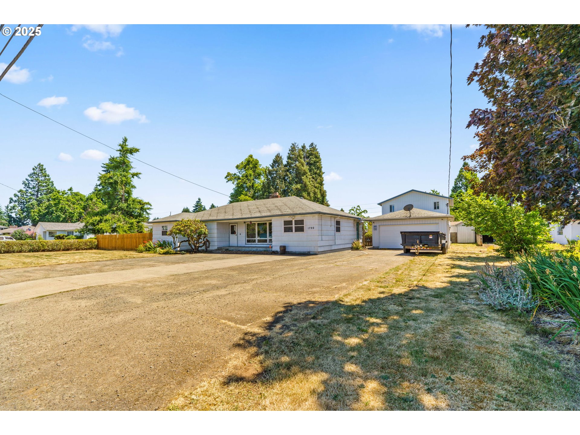 1792 Hayden Bridge Road Springfield, OR 97477 - Photo 2 of 31