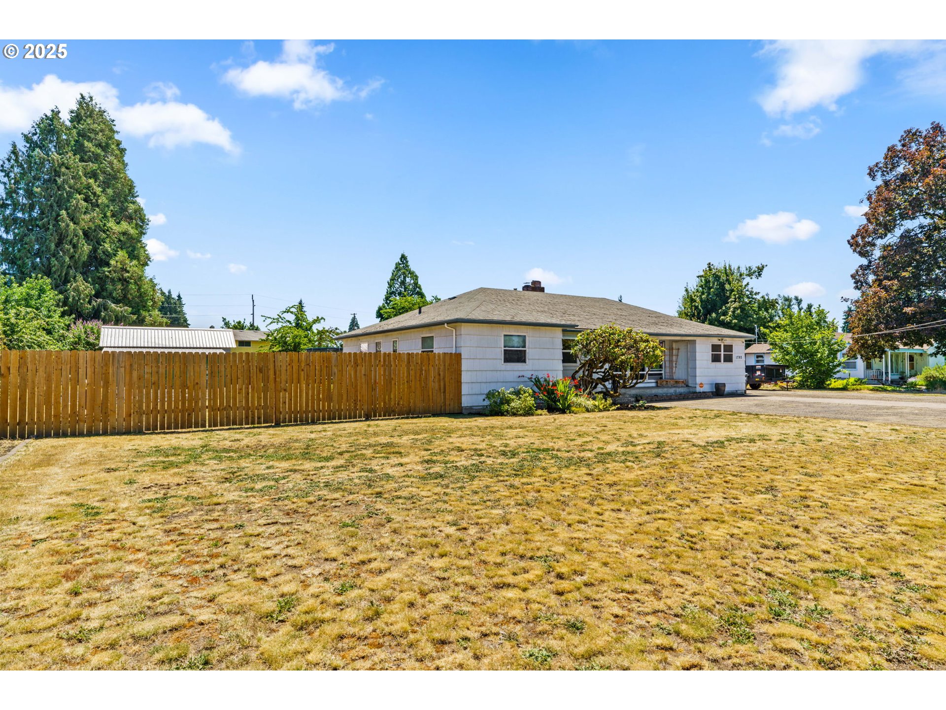 1792 Hayden Bridge Road Springfield, OR 97477 - Photo 3 of 31