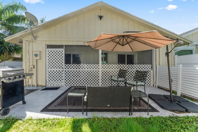 $4,700 | 8745 Sol Terrace, West Palm Beach, FL 33403