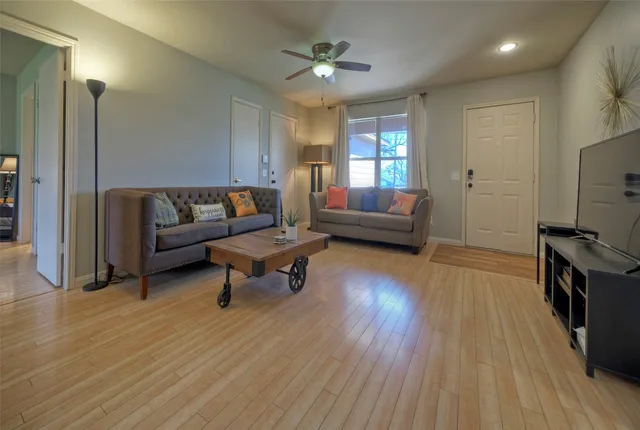 $349,900 | 7208 Bennett Avenue, Austin, TX 78752