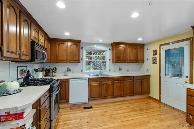 $275,000 | 7336 Wheatley Road, Cicero, NY 13057