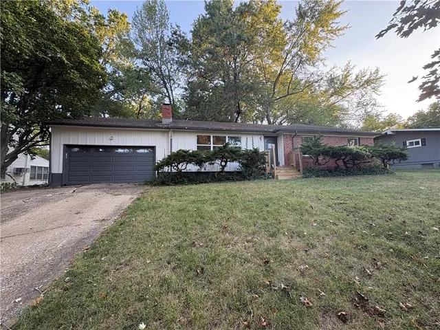 $329,900 | 1001 West 93 Street, Kansas City, MO 64114