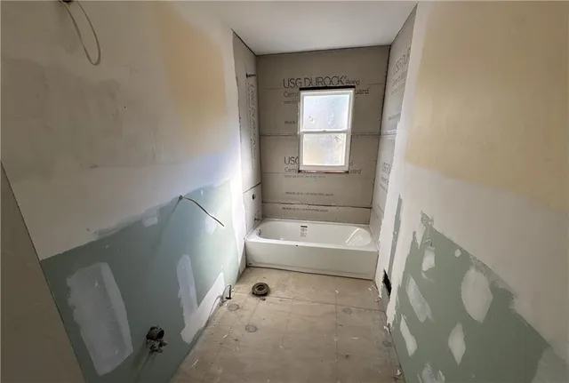 $329,900 | 1001 West 93 Street, Kansas City, MO 64114