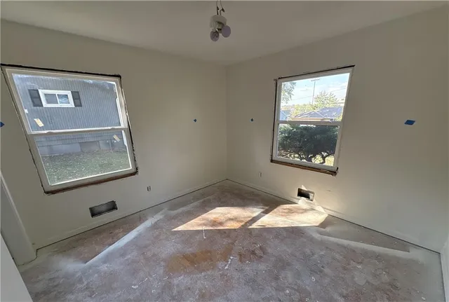 $329,900 | 1001 West 93 Street, Kansas City, MO 64114