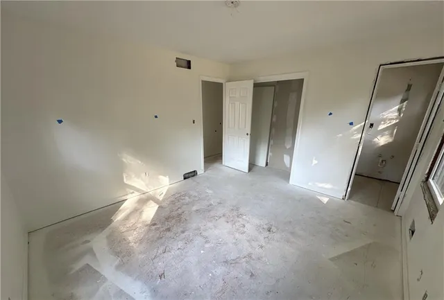 $329,900 | 1001 West 93 Street, Kansas City, MO 64114