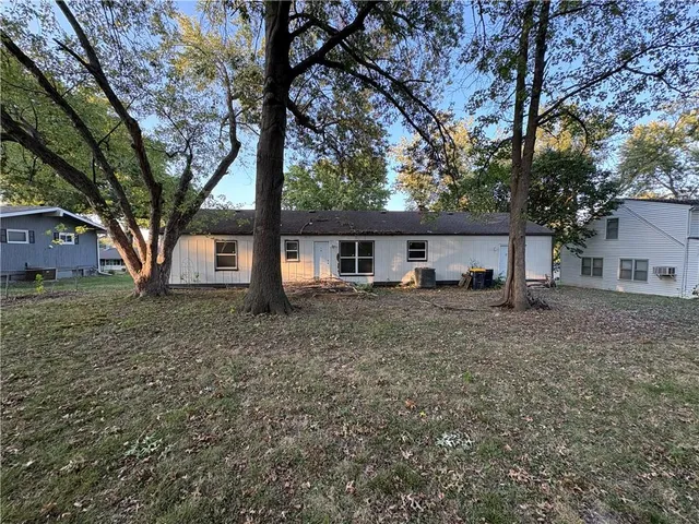 $329,900 | 1001 West 93 Street, Kansas City, MO 64114