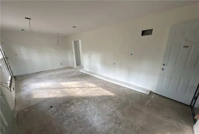 $329,900 | 1001 West 93 Street, Kansas City, MO 64114