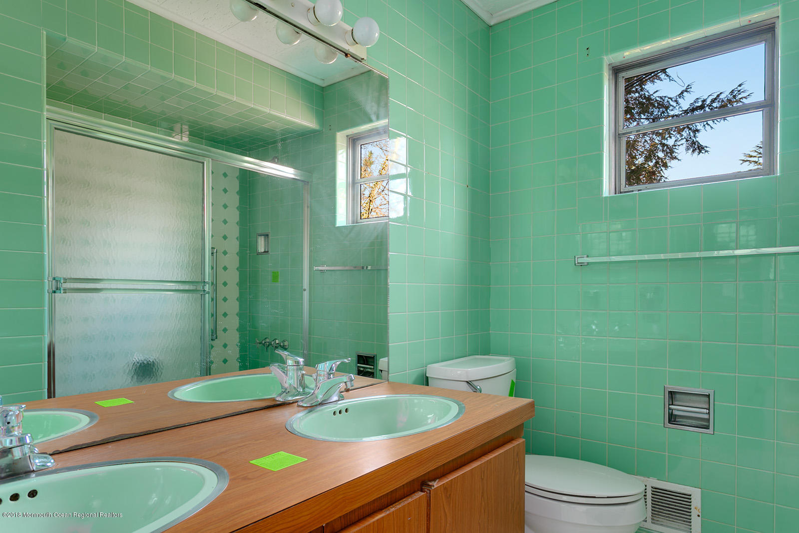 16 Old Manor Road Holmdel, NJ 07733 - Photo 18 of 22 026