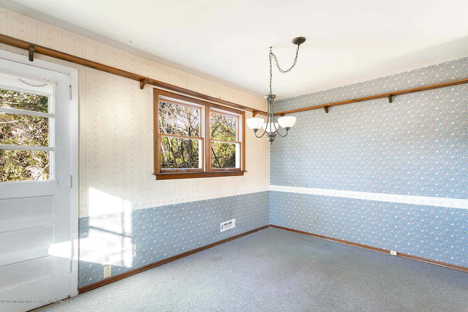 16 Old Manor Road Holmdel, NJ 07733 - Photo 8 of 22 008