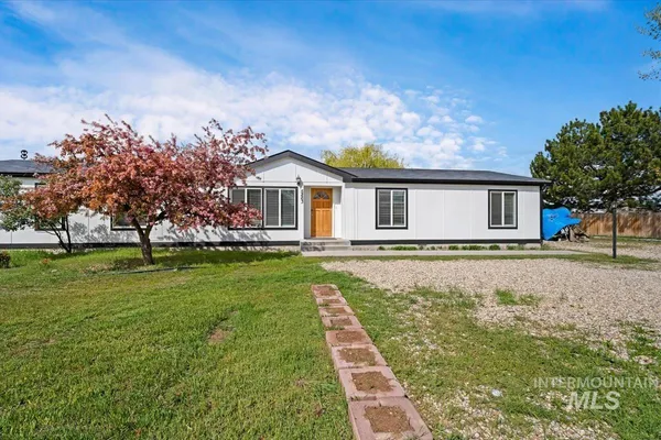 $585,000 | 5863 3rd Avenue, Nampa, ID 83686