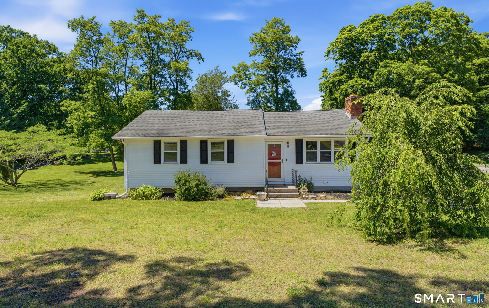 524 Gracey Avenue Meriden, CT 06451 - Photo 2 of 37