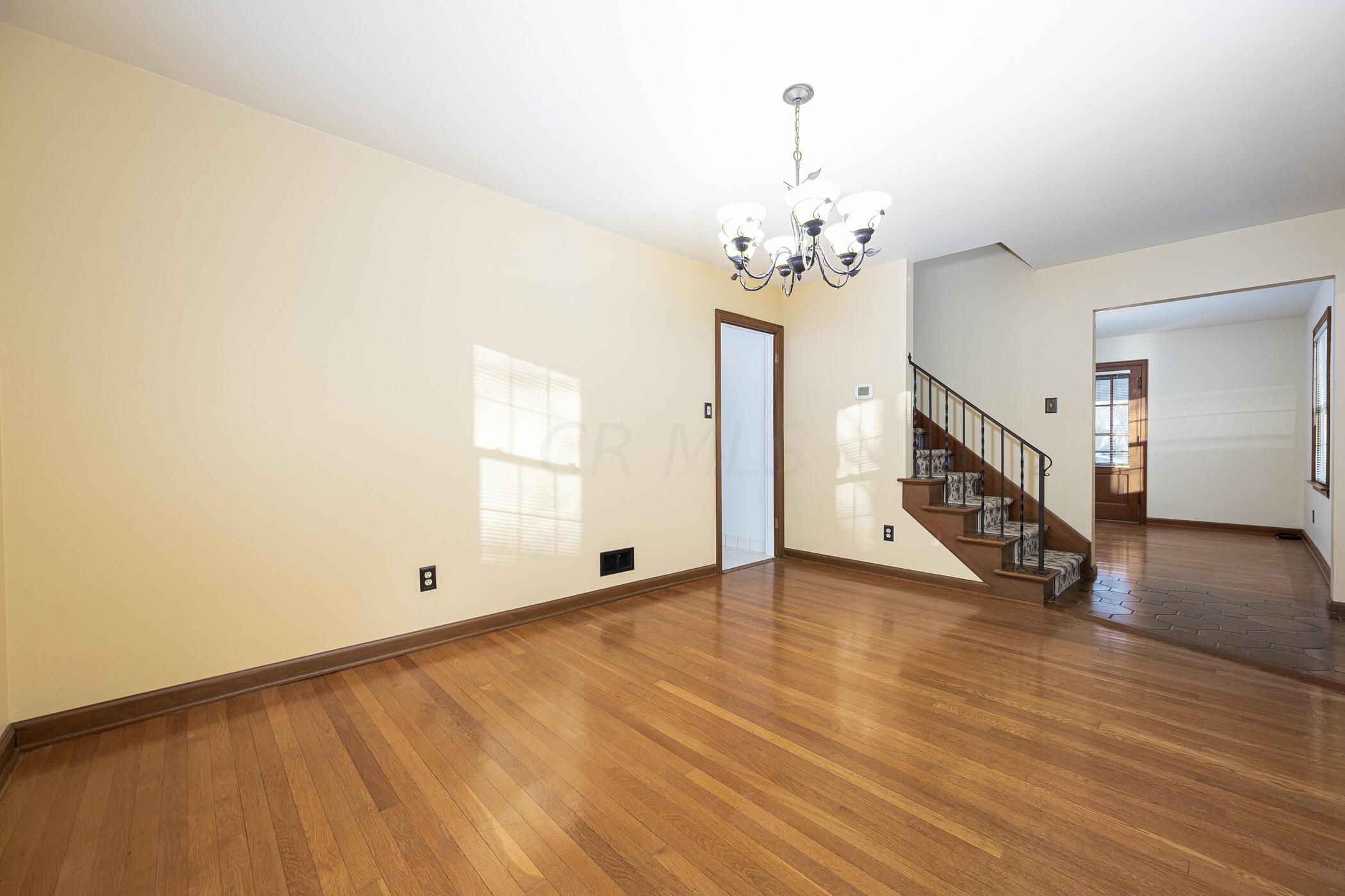 295 North Cassingham Road Columbus, OH 43209 - Photo 9 of 52 295 N Cassingham Rd Bexley 014
