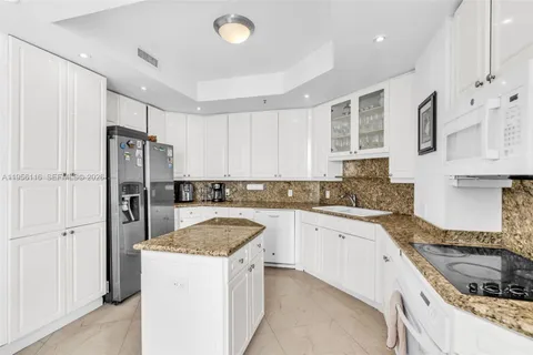 $1,499,000 | 808 Brickell Key Drive, Unit 1808, Miami, FL 33131