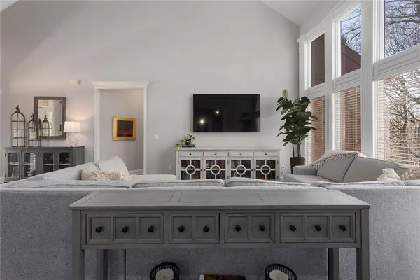 $610,000 | 6180 North Nevada Avenue, Parkville, MO 64152