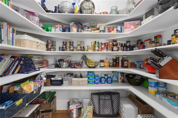 $610,000 | 6180 North Nevada Avenue, Parkville, MO 64152