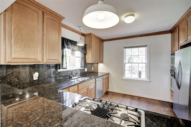 $3,700 | 5419 Longview Street, Dallas, TX 75206