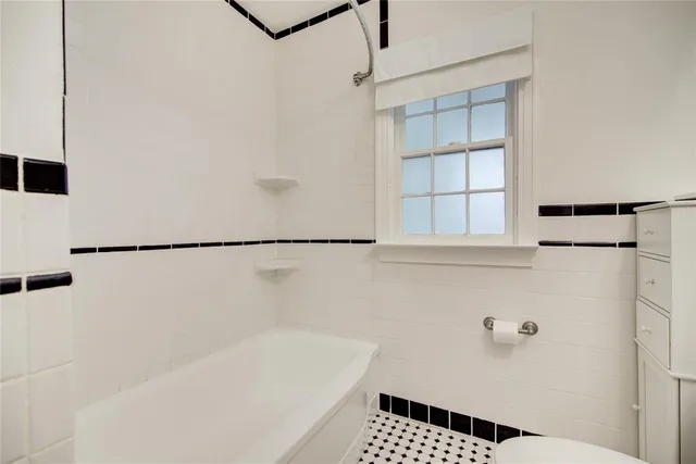 $3,700 | 5419 Longview Street, Dallas, TX 75206