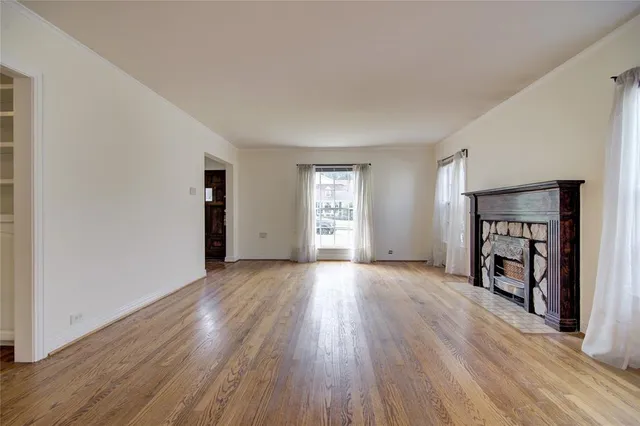 $3,700 | 5419 Longview Street, Dallas, TX 75206