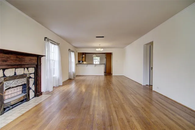 $3,700 | 5419 Longview Street, Dallas, TX 75206