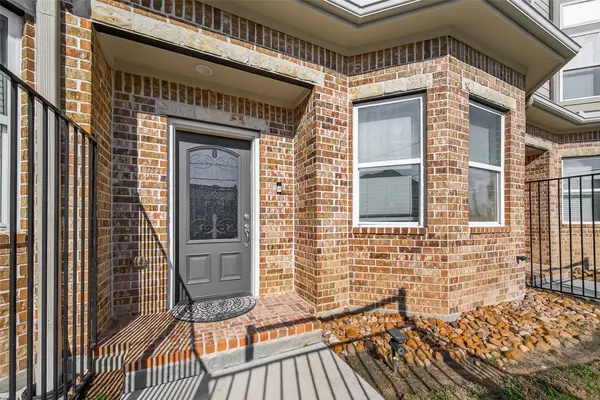 $2,900 | 2020 McGowen Street, Unit O, Houston, TX 77004