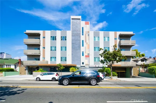 $4,400 | 820 South Wilton Place, Unit 304, Los Angeles, CA 90005