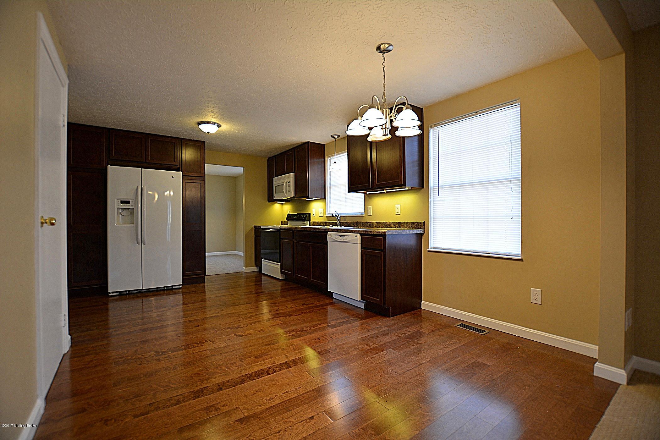 6303 Mandeville Road Louisville, KY 40228 - Photo 15 of 37 DSC_0128 (2100x1400)