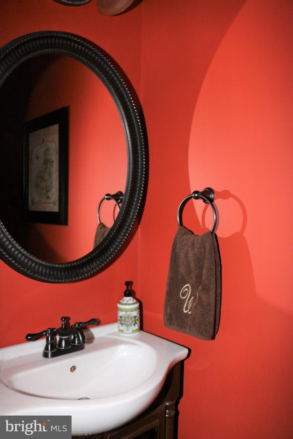 437 Spry Island Road Joppa, MD 21085 - Photo 17 of 57 1st floor powder room