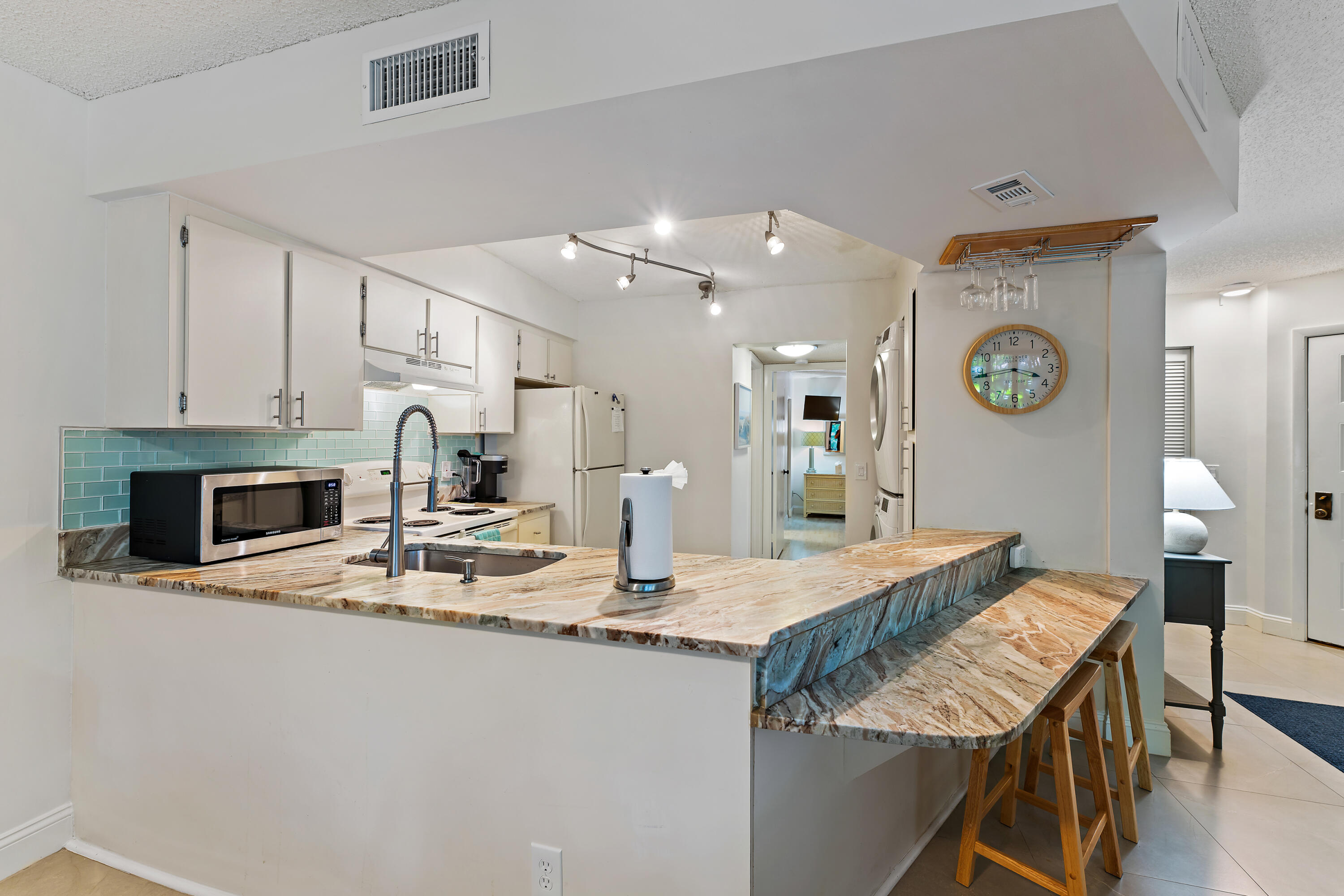 1605 Highway 1, Unit E104 Jupiter, FL 33477 - Photo 18 of 34 011-1605US1N-E104-Jupiter-FULL