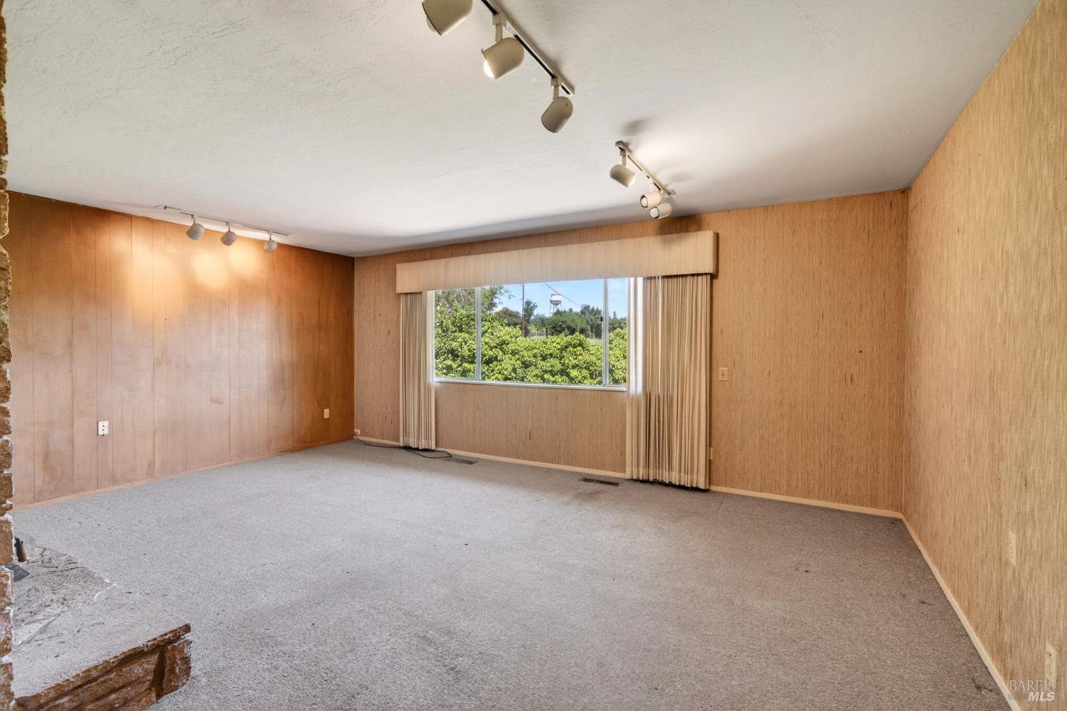2062 Laguna Road Santa Rosa, CA 95401 - Photo 10 of 80