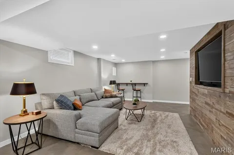 $465,000 | 347 Oak Park Village Drive, Wildwood, MO 63040