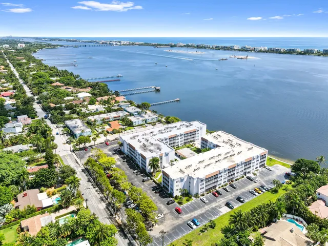 a picture of city view