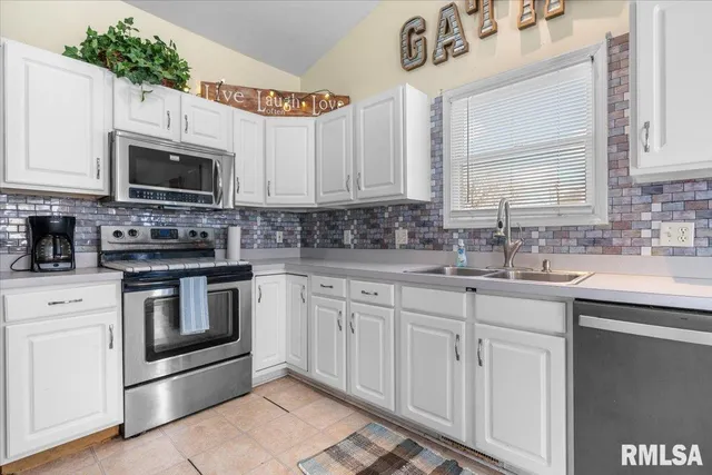 $265,000 | 216 Brookside Glen Drive, Sherman, IL 62684