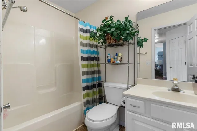 $265,000 | 216 Brookside Glen Drive, Sherman, IL 62684