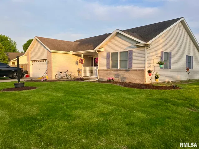 $265,000 | 216 Brookside Glen Drive, Sherman, IL 62684