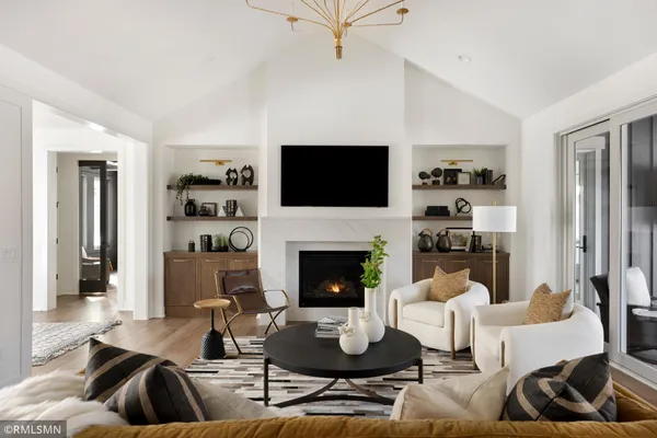 $2,150,000 | 5720 57th Street North, Lake Elmo, MN 55042