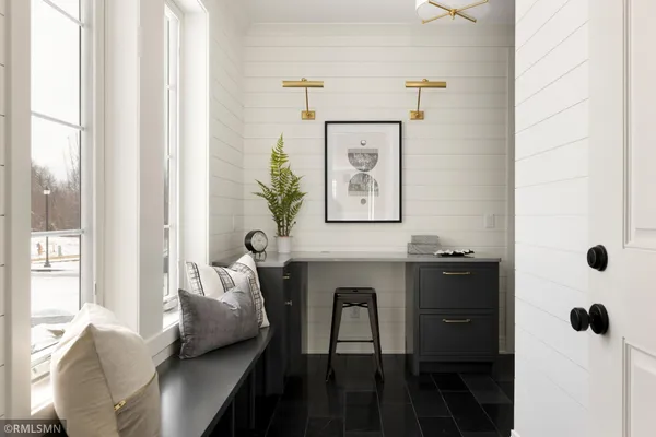 $2,150,000 | 5720 57th Street North, Lake Elmo, MN 55042