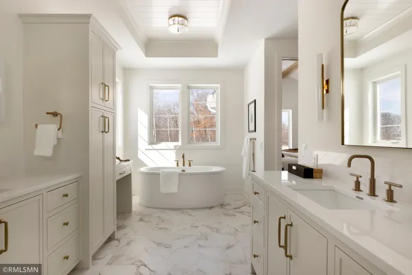 $2,150,000 | 5720 57th Street North, Lake Elmo, MN 55042