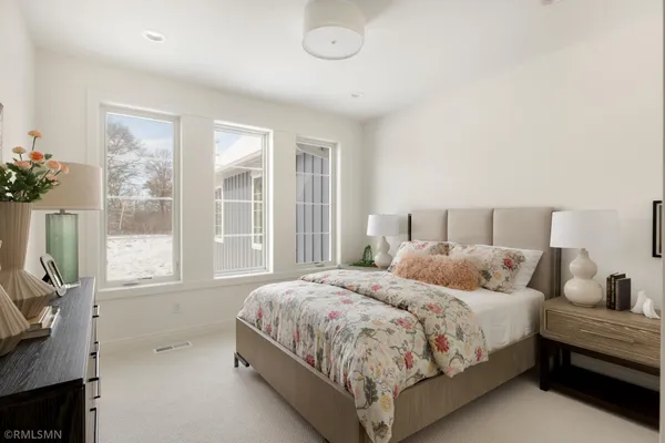 $2,159,000 | 5720 57th Street North, Lake Elmo, MN 55042