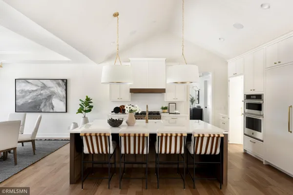 $2,150,000 | 5720 57th Street North, Lake Elmo, MN 55042