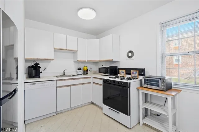 $329,000 | 228 Pitney Place, Unit 228, Morristown, NJ 07960