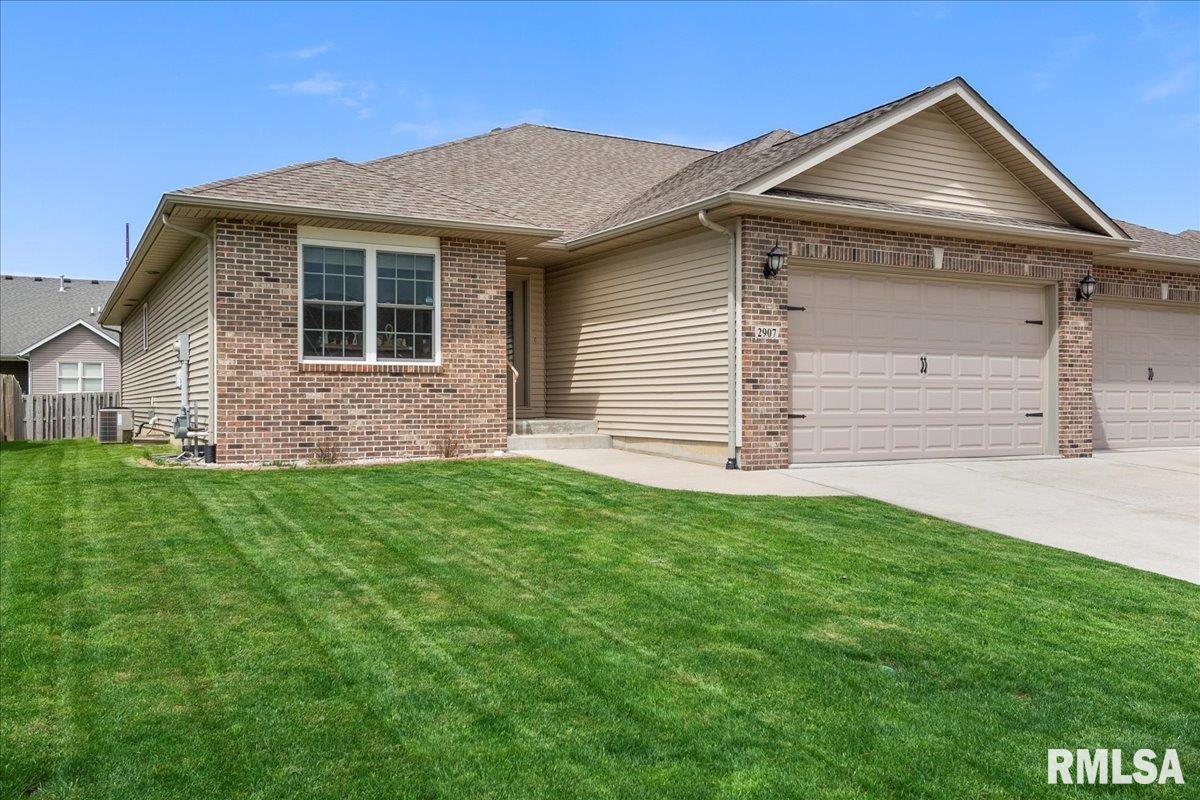 2907 Sandy Lane Springfield, IL 62711 - Photo 1 of 26