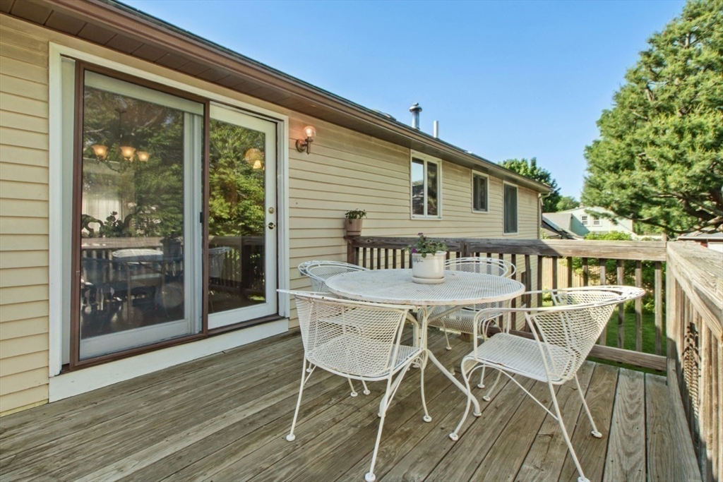 61 Canterbury Road Waltham, MA 02453 - Photo 9 of 30