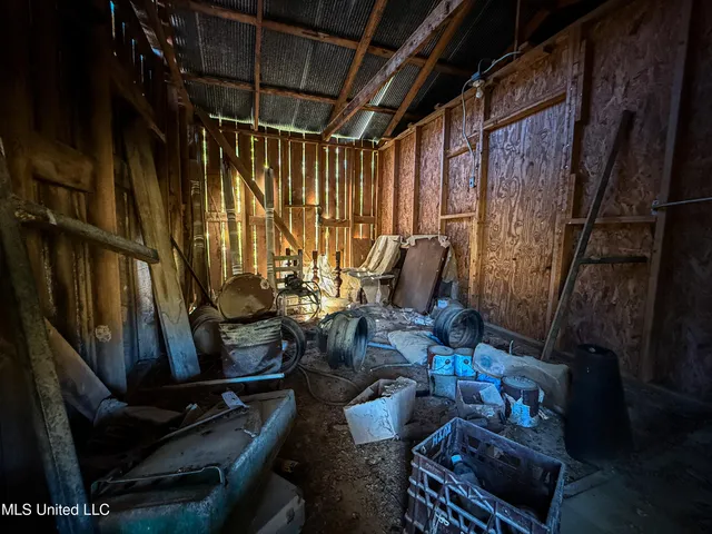 $280,000 | 143 County Road, Coila, MS 38923