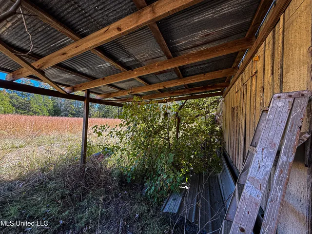 $280,000 | 143 County Road, Coila, MS 38923