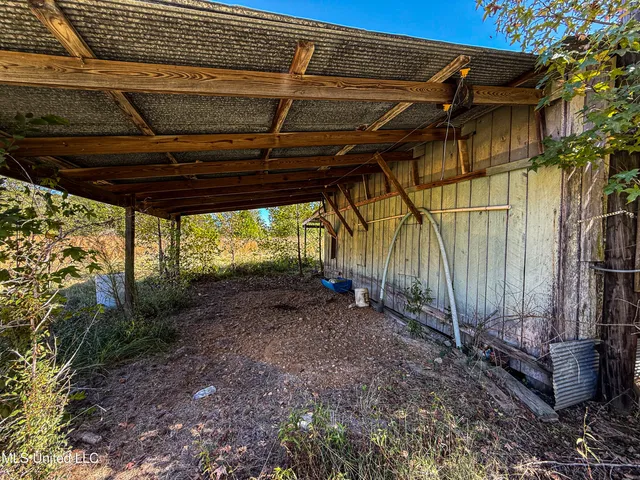 $280,000 | 143 County Road, Coila, MS 38923