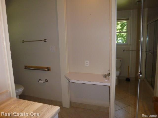 1301 North Livernois Road Rochester, MI 48306 - Photo 28 of 40 Small Closet in Master Bath