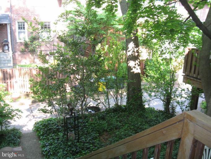 3946 Cloverhill Road Baltimore, MD 21218 - Photo 5 of 19 a view of balcony with plants